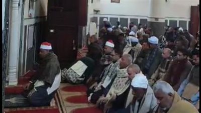 وسط حالة من الخشوع.. زحام شديد للمصليين لأداء صلاة التراويح بالمساجد| بث مباشر 