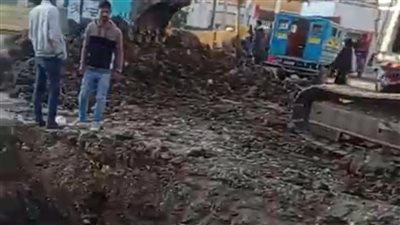 استمرار أعمال إصلاح كسر خط 80 الرئيسي بمدينة ببا ببني سويف لليوم العاشر دون تأثير على إمدادات المياه