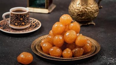 طريقة عمل اللقيمات أو الزلابية.. مقرمشة من بره وفاضية من جوه