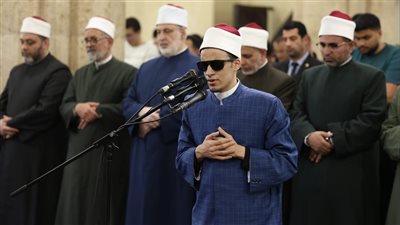 محمد أحمد حسن وقصته الملهمة.. من تحدي الإعاقة إلى إمامة المصلين بالقراءات بالجامع الأزهر في رمضان