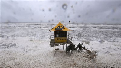 مئات الآلاف يعيشون دون كهرباء منذ أيام بسبب الإعصار ألفريد في أستراليا