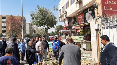 تشميع 12 محلا تجاريا بمدينة الشروق لعدم حصولها على رخص تشغيل 