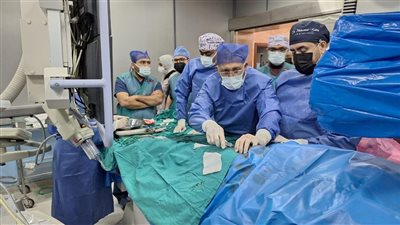 الصحة تعلن نجاح عملية دقيقة لتغيير الصمام الرئوي بالقسطرة في أكاديمية قلب المبرة