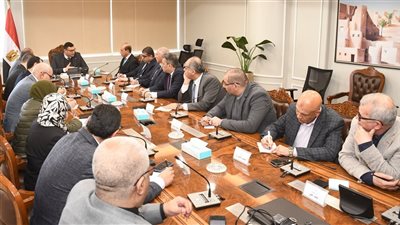 وزير الإسكان يكلف بوضع خطة عمل لجميع قطاعات هيئة المجتمعات ووضع خطط زمنية لجميع للمشروعات