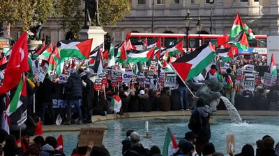 لفضح جرائم الإبادة والتجويع.. حماس تدعو للتظاهر أمام السفارات الإسرائيلية والأمريكية حول العالم