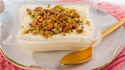 طريقة عمل أرز باللبن بجوز الهند المحمص بوصفة سريعة وسهلة.. ابسطي أسرتك بطعم لذيذ