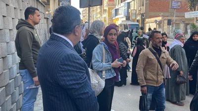 محافظ الدقهلية يتدخل لحل أزمة السرفيس بالمنصورة ويوجه بتوفير أتوبيسات نقل جماعي