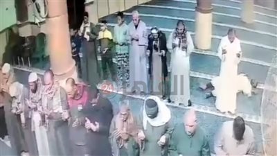 في الركعة الأخيرة.. تفاصيل وفاة شاب خلال صلاة التراويح بالمنيا | بث مباشر