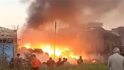 حريق بمصنع قطن بقرية ميت عساس بالغربية والحماية المدنية تحاول السيطرة 