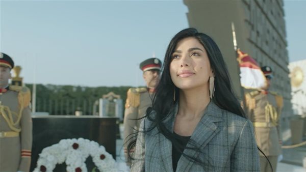 كارولين عزمي