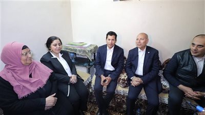 وزير الشباب ومحافظ القاهرة يناقشان مع شباب المطرية استعدادات تنظيم أكبر حفل إفطار شعبي السبت المقبل