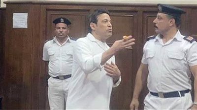 رقص أهالي شبرا واحتفالهم لحظة انتظار خروج سعد الصغير من الحبس| بث مباشر