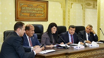 وزيرة التخطيط والنواب يناقشان خطة التنمية الاقتصادية والاجتماعية للعام المالي المنقضي 2024/2023