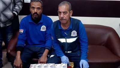 أمانة مُسعف وسائق.. عثرا على 228 ألف جنيه في حادث وسلماها لأسرة المصاب في قنا