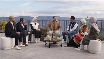 عمرو خالد: التفكير المبالغ فيه يجعل الجسم يفرز هرمون يسبب استنفاد للطاقة والشعور بالإرهاق