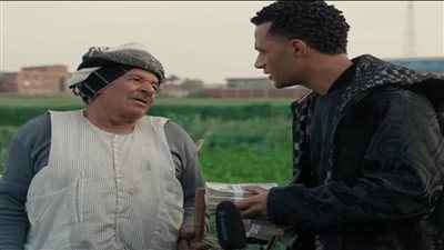 محمد رمضان يهدي فلاحا 100 ألف جنيه في مدفع رمضان... والأخير: مش هاخدها لتكون مزورة