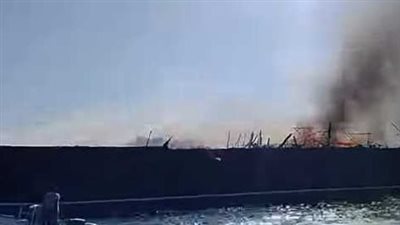 نشوب حريق في لانش سياحي بمرسى علم دون إصابات | بث مباشر 