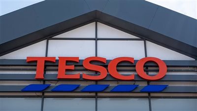 متاجر تيسكو البريطانية تطلق مبادرة لـ توزيع الطعام مجانًا.. ما القصة؟ 