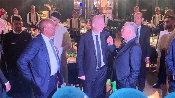 أبو ريدة صحبة إنفانتينو