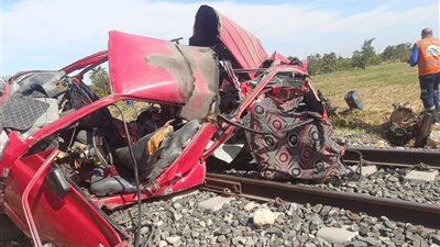 محافظ الإسماعيلية يتوجه لموقع حادث اصطدام قطار مع سيارة بالقنطرة شرق