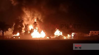 تفاصيل إصابة 19 شخصًا في حريق هنجر للغزل بكفر الشيخ | بث مباشر