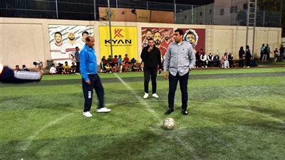 نائب محافظ الأقصر يلتقي شباب مبادرة ظواهر ويشاركهم مباراة كرة قدم