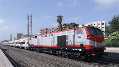 مصرع فتاة أسفل عجلات قطار خلال عودتها من صلاة التراويح في سوهاج| بث مباشر