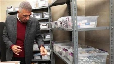 محافظ أسوان يُجري زيارة مفاجئة لصيدليات التأمين الصحي.. ويوجه بسرعة توفير نواقص الأدوية