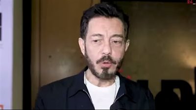 أحمد زاهر: سيد الناس تاسع عمل يجمعني بمحمد سامي لأنه عبقري.. وانتقادات السوشيال ميديا لا تعنيني وأغلبها لجأن