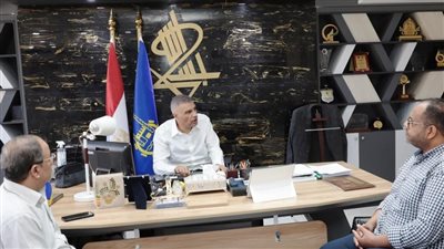 محافظ أسوان: التنسيق مع الجهات المختصة لوضع حلول عاجلة للحد من مشكلة نقص الأدوية 