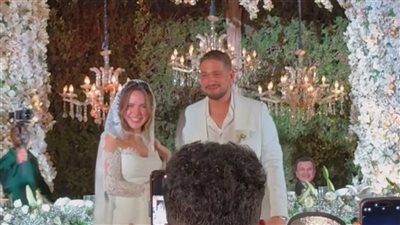 رنا رئيس تحتفل بعقد قرانها في حفل مفاجئ