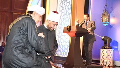  عميد مداحي الجناب النبوي.. وزير الأوقاف والمسلماني يكرمان الشيخ ياسين التهامي