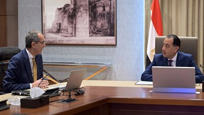 رئيس الوزراء يتابع مع وزير الاتصالات وتكنولوجيا المعلومات أهم ملفات العمل