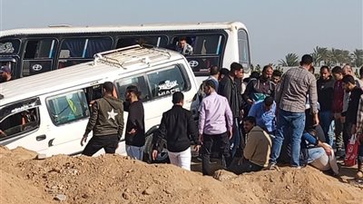 نقل 10 مصابين في تصادم سيارتين إلى مستشفى السادات بالمنوفية| أسماء 