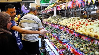 لمنع التسمم الغذائي في عيد الفطر.. الصحة تشن حملات تفتيش على أماكن تصنيع وبيع الكعك والأسماك المملحة