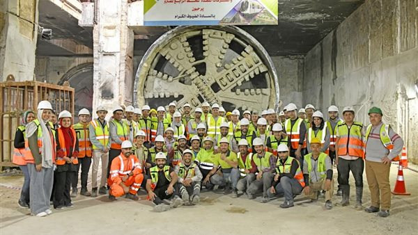 وصول ماكينة الحفر