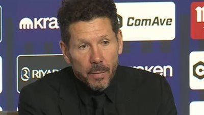 سيميوني: برشلونة كفريق يلعب أجمل كرة قدم حاليًا.. وألفاريز شارك وهو مصاب