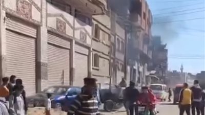 فيديو متداول لقيام شخص يقود جرارًا زراعيًا بالاصطدام عمدًا بسيارة ملاكي أثناء وقوفها بالدقهلية 