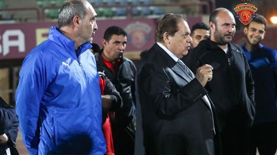 رئيس سيراميكا يحفز اللاعبين.. ويطالبهم بالوجود في المربع الذهبي ببطولة الدوري