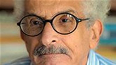 الكاتب صنع الله إبراهيم يتعرض لوعكة صحية.. وأصدقاؤه يطالبون بالتبرع له بالدم