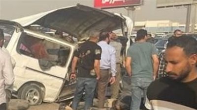 بسبب السرعة الزائدة.. مصرع 4 أشخاص في تصادم ميكروباص بلوحة إعلانات ضخمة بالقاهرة الجديدة
