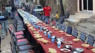 أهالي الحصرية بالأقصر يقيمون مائدة بطول الشارع على غرار إفطار المطرية | بث مباشر 