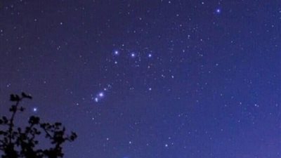 خلال ليالي رمضان.. نجوم الجوزاء تنحرف غربًا في السماء