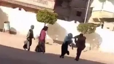 عرض إحدى الطالبتين المعتدى عليهما من مدير مدرسة بالبحيرة على الطب الشرعي| بث مباشر