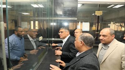 أصيب بكسر في الذراع.. رئيس مدينة كرداسة يعتدي على مواطن بالمركز التكنولوجي بعد تأخر أوراقه