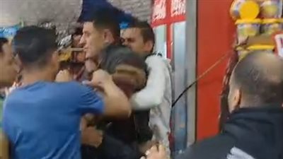 تورم وكسر بالضلوع.. ننشر التقرير الطبي المبدئي لضابط قنا بعد تعرضه للاعتداء على يد صاحب سوبر ماركت وعامل