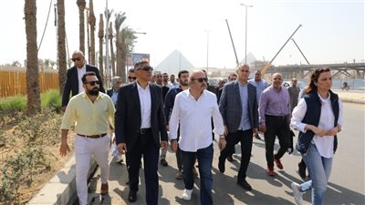 محافظ الجيزة يوجه باستكمال أعمال المسطحات الخضراء بمحيط المتحف المصري الكبير