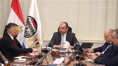 وزير قطاع الأعمال: تسليط الضوء على مشروعات شركة مصر للألومنيوم لزيادة الإنتاجية وإدخال منتجات جديدة