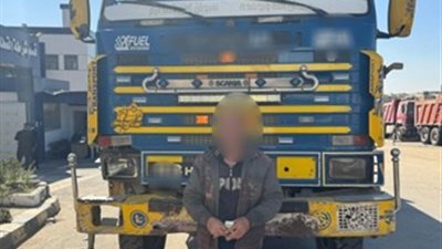 الرخصة منتهية.. القبض على سائق نقل اصطدم بملاكي وفر هاربًا بالقطامية