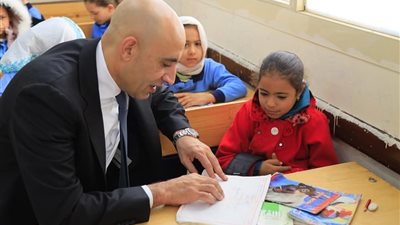 خلال زيارته المفاجئة لمدارس كفر الشيخ والدقهلية.. وزير التعليم يشدد على الشفافية في نتائج التقييمات وأعمال السنة